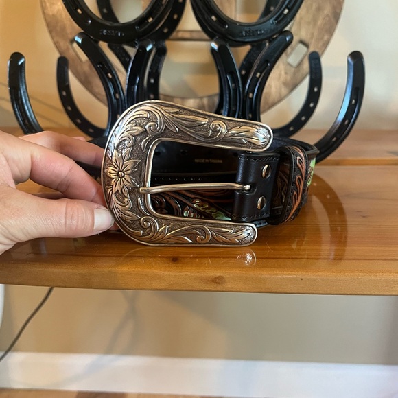 Women’s Nocona Tooled Leather Sunflower Belt - Picture 2 of 4